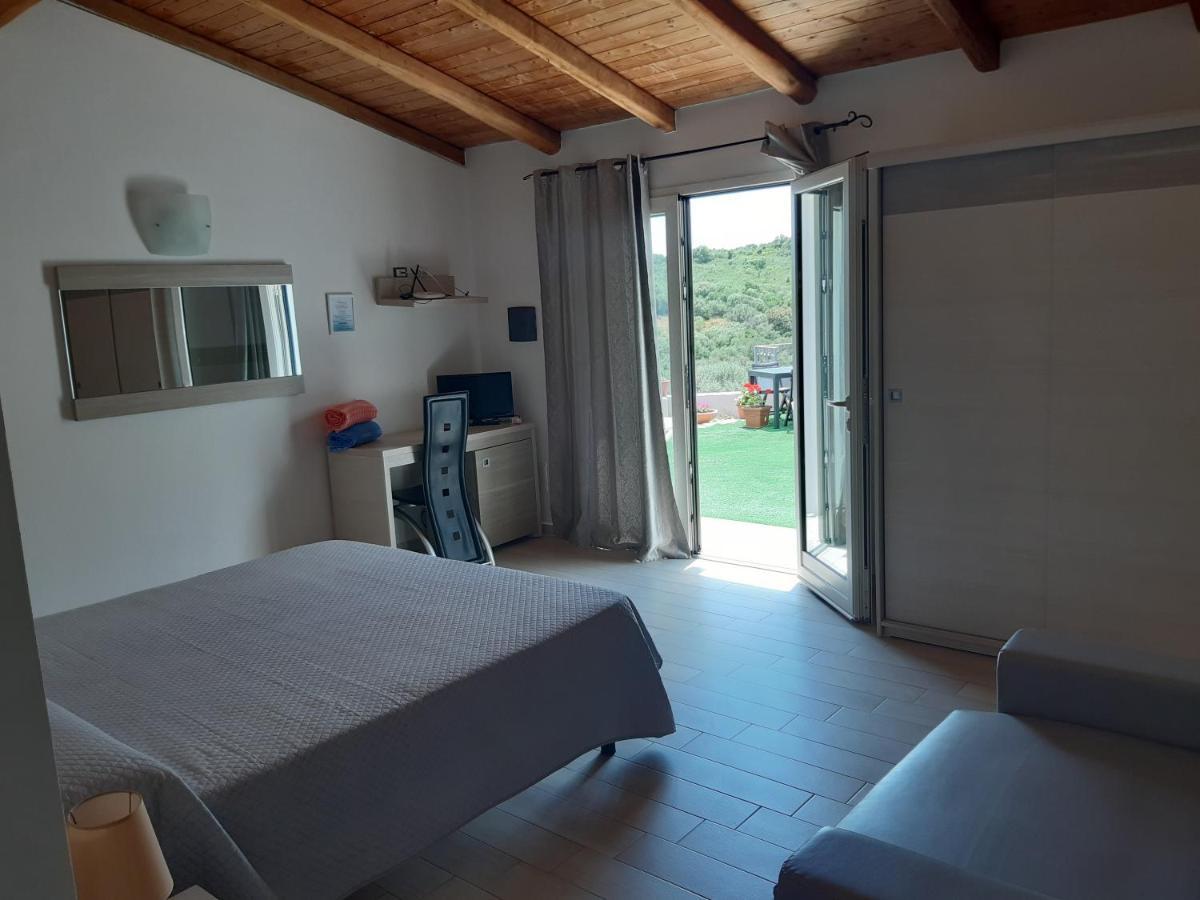 Sole&Sale Bed & Breakfast San Teodoro  Ngoại thất bức ảnh