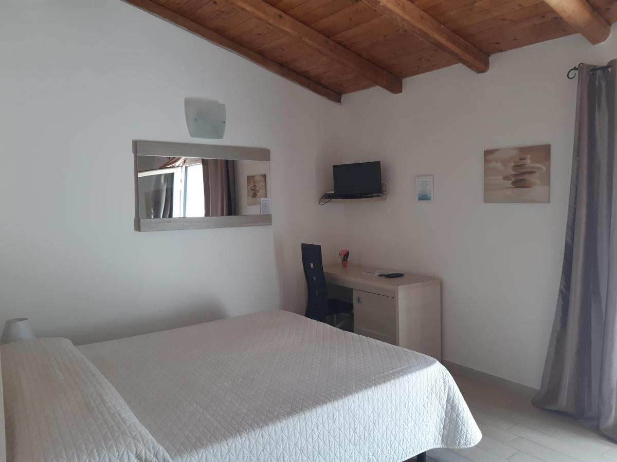 Sole&Sale Bed & Breakfast San Teodoro  Ngoại thất bức ảnh