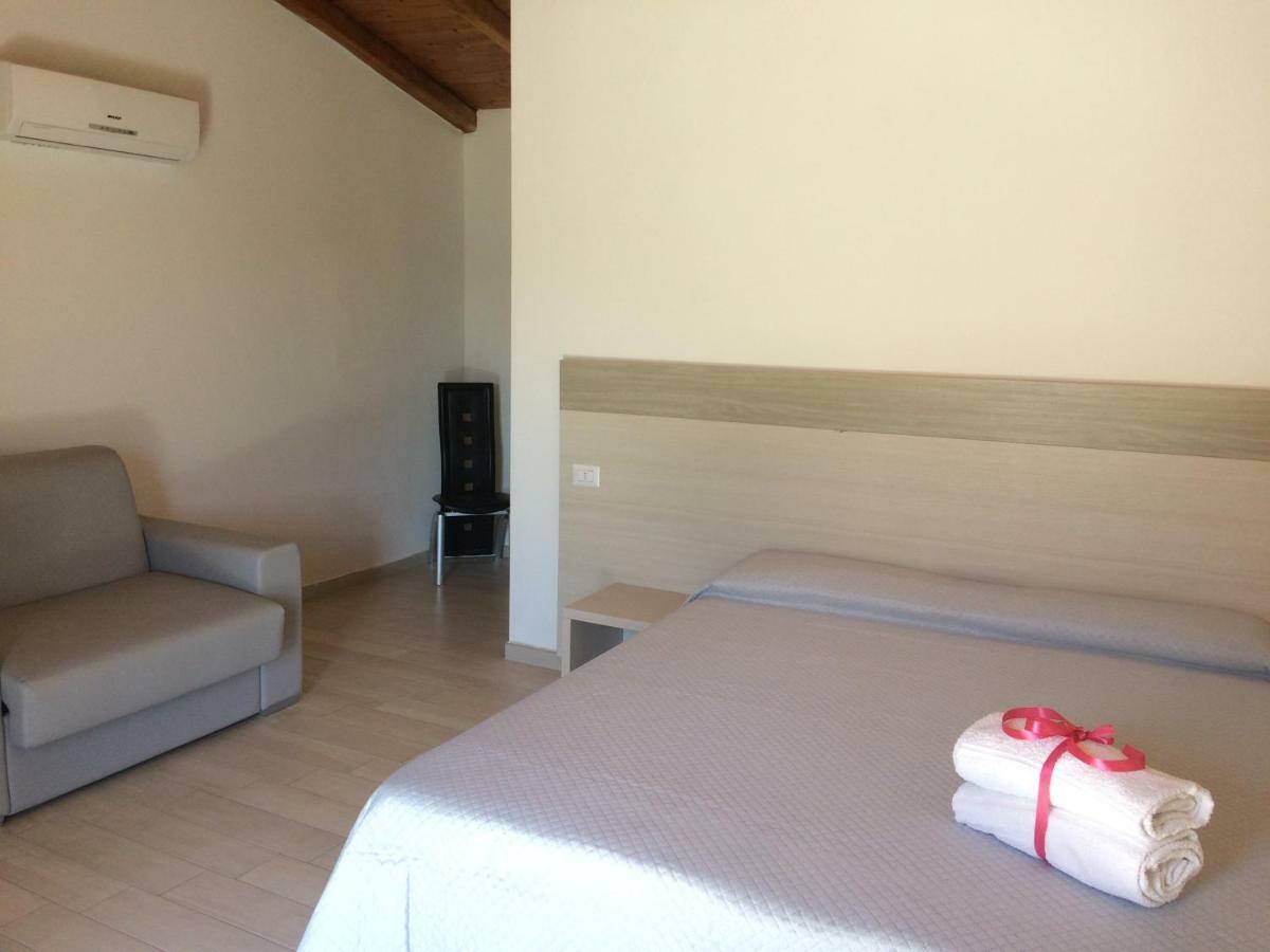 Sole&Sale Bed & Breakfast San Teodoro  Ngoại thất bức ảnh